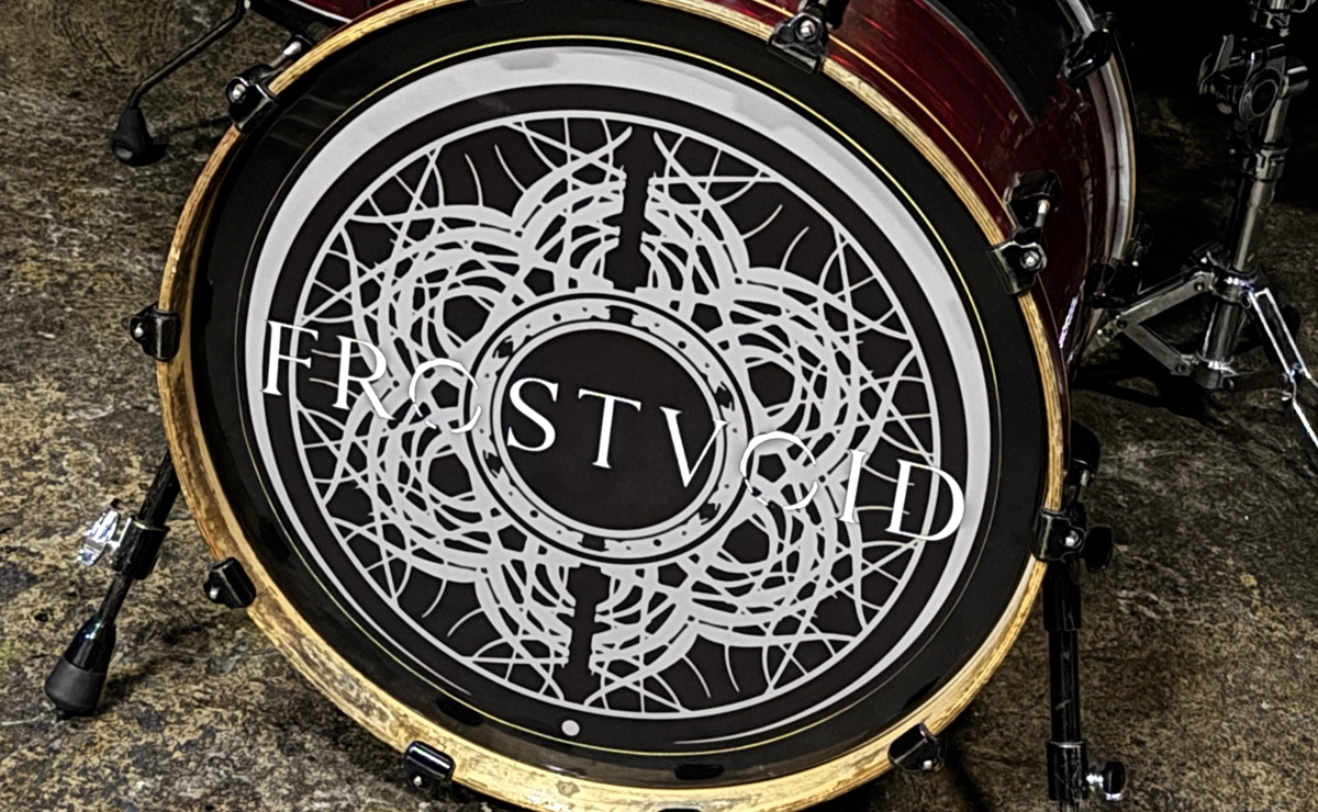 バスドラムヘッド印刷ステッカー　制作紹介　バスドラムヘッドのアップ